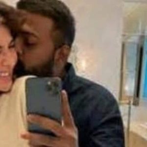 Jacqueline's close picture with the accused of financial embezzlement! Actress in discomfort - News18 Bangla Jacqueline's close picture with the accused of financial embezzlement! Actress in discomfort - News18 Bangla