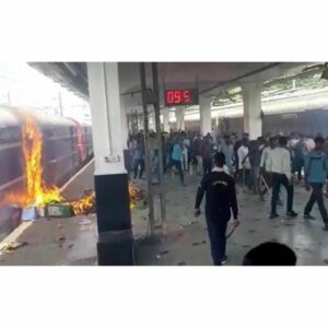 Secunderabad Railway Station News: 1 Dead, 8 Injured in Violent ‘Agneepath’ Protests